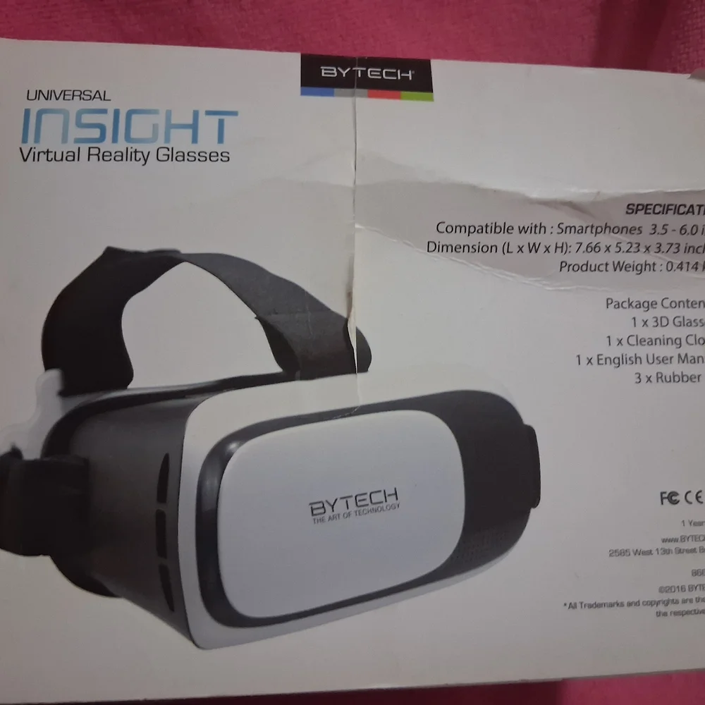 Insight Universal Smartphone VR Headset - White & Black